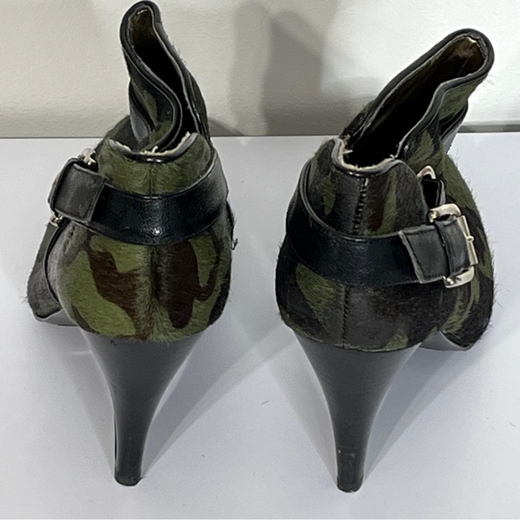 Nine West Sappheir Camo Cow Leather Hair Heel Ankle Booties - Picture 3 of 7
